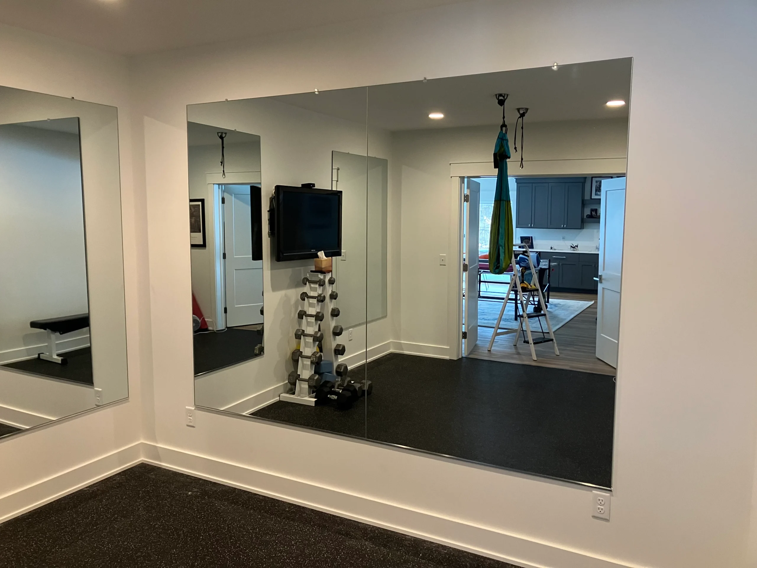 Top Tips For Gym Mirrors: How To Choose The Best For Your Workout